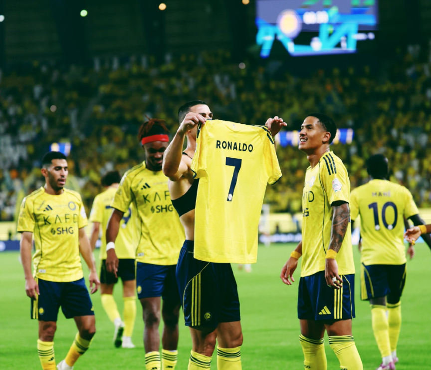 C罗接到马, 埃卡姆比门, 区补射破门