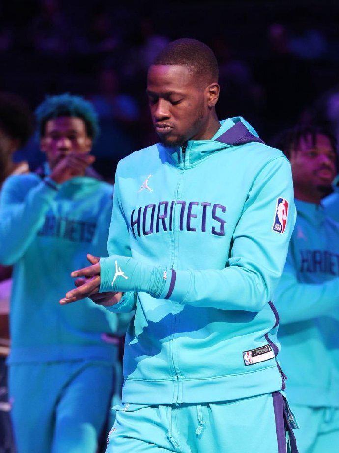 ue, 成员 ue, 成员