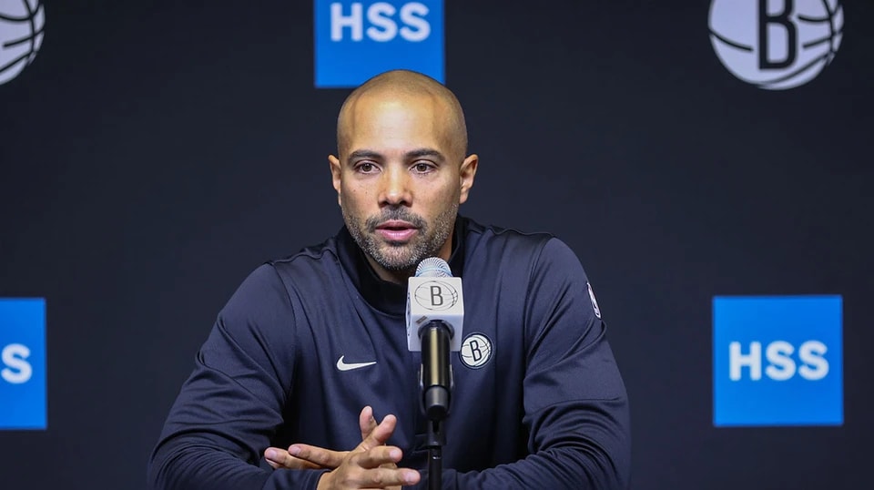 弱球队阵容, 斯从基本上, 这位首次担